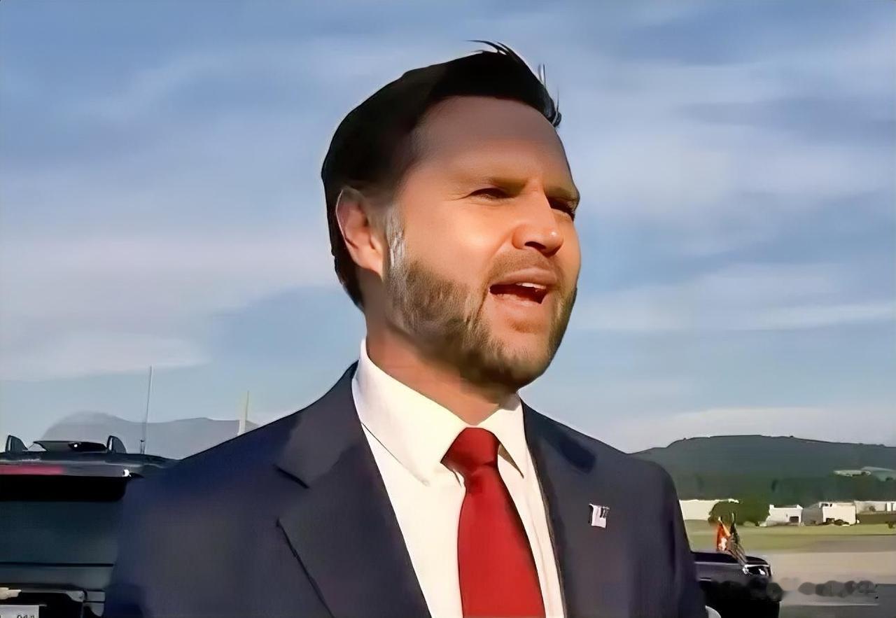 美国副总统万斯在离开瑞士前透露，美伊初步谈判已建立机制确保霍尔木兹海峡持续开放，