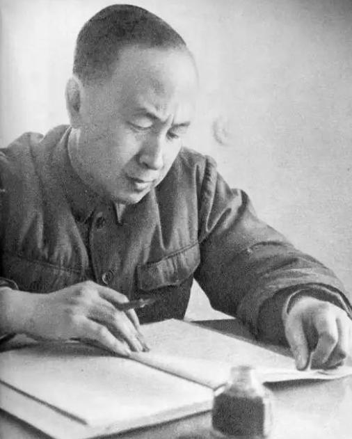 1964年，1个新疆知青给钱学森写信，信中毫不客气地指出钱学森的错误。没想到2个