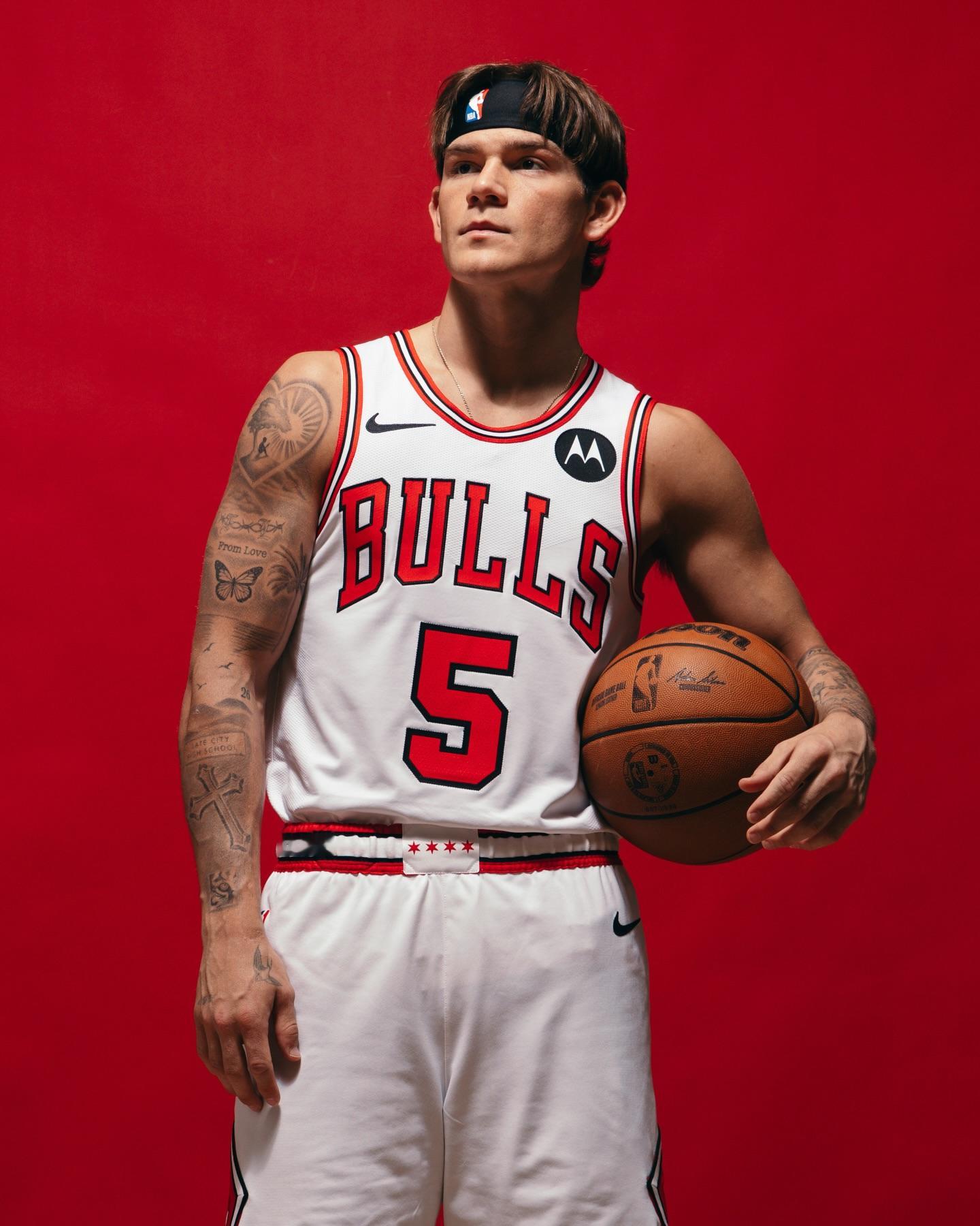 老一辈起情侣名没轻没重三届NBA扣篮大赛冠军麦克朗已于2月5日正式与公牛队签下双