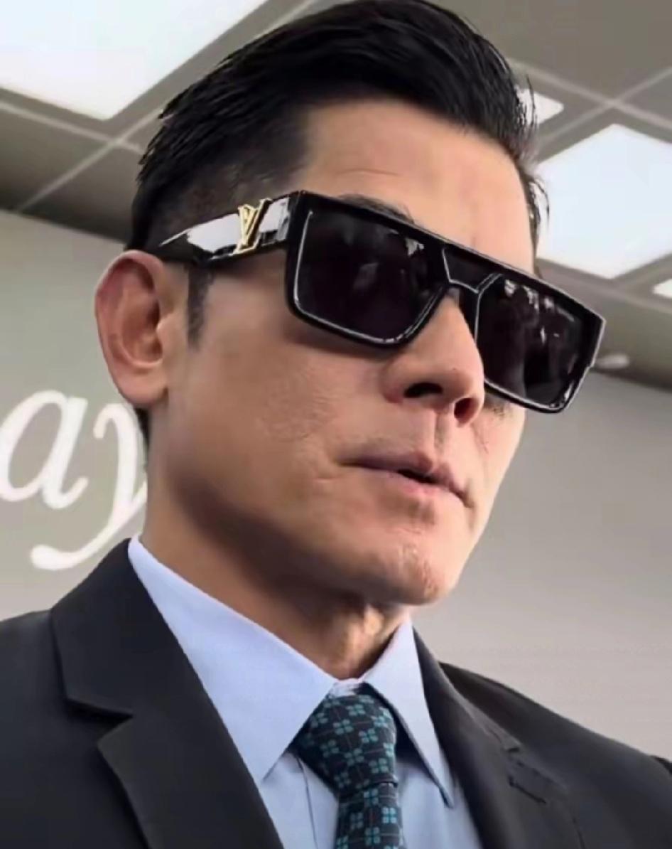 不少人说郭富城挺能装，

方媛三胎生下女儿后，


他明着给方媛取消20万消费限