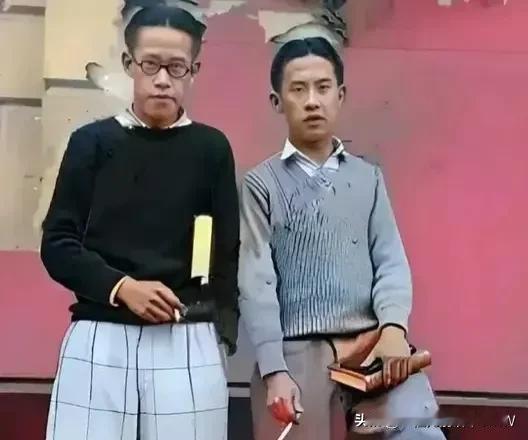 你绝对想不到，这两个是袁世凯的二字，两人在1926年哈佛留学的合影，从穿戴上来看