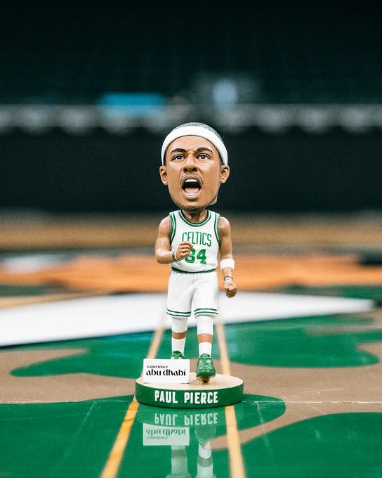 真理 ☘️ 今天入场的前5000名球迷将获得一个皮尔斯摇头公仔。波士顿凯尔特人 