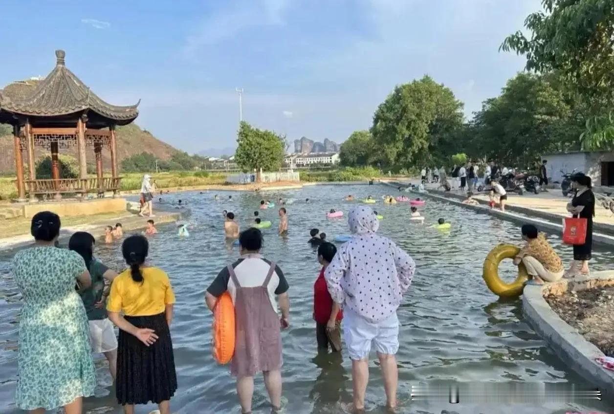 一池清水折射治理智慧：这个村级游泳池，凭什么让全网点赞？

从“堵”到“疏”，一
