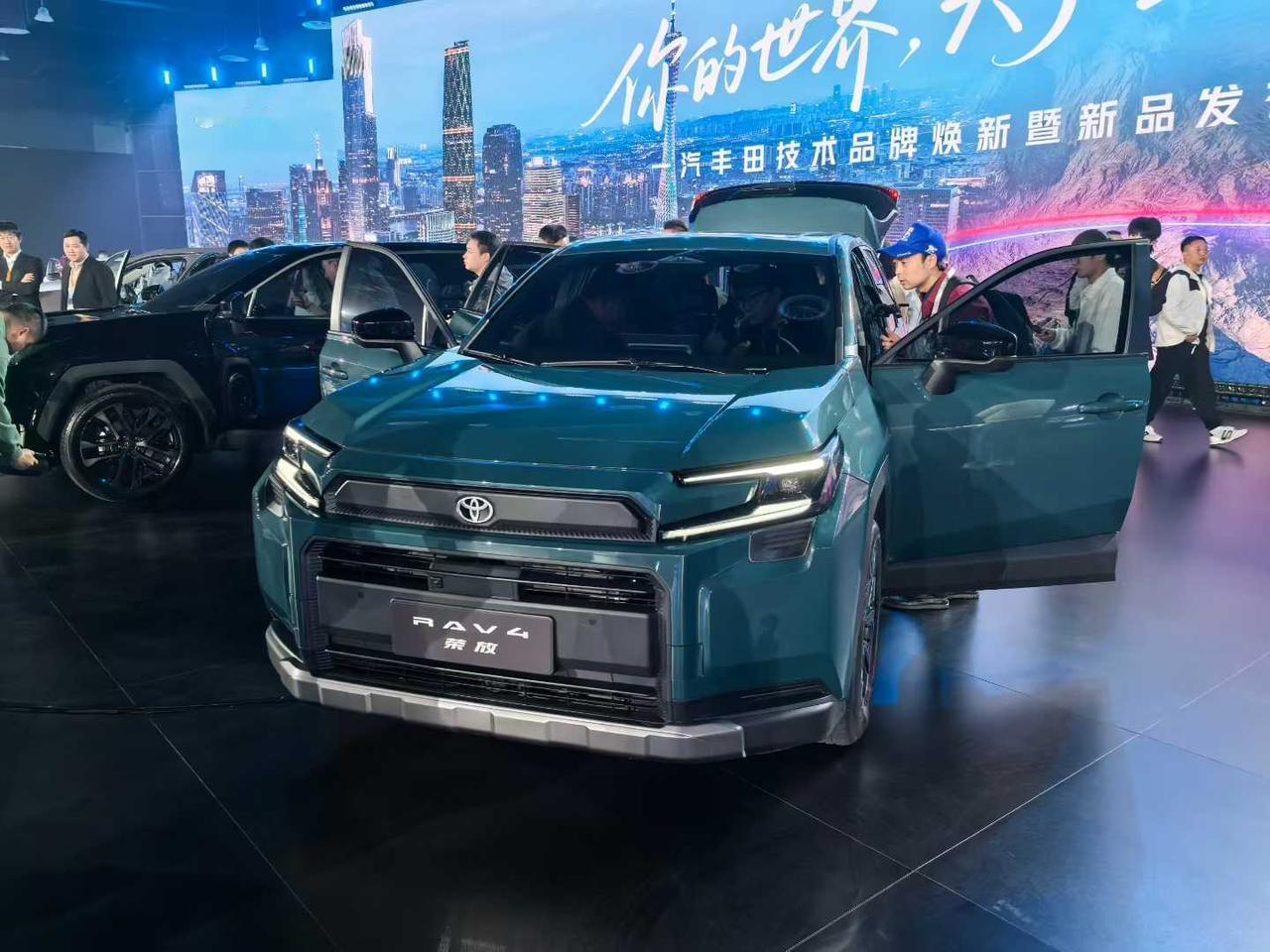 新一代RAV4来了，即将在广州车展正式上市，秉承安全 理性 品质 多元的信条，新
