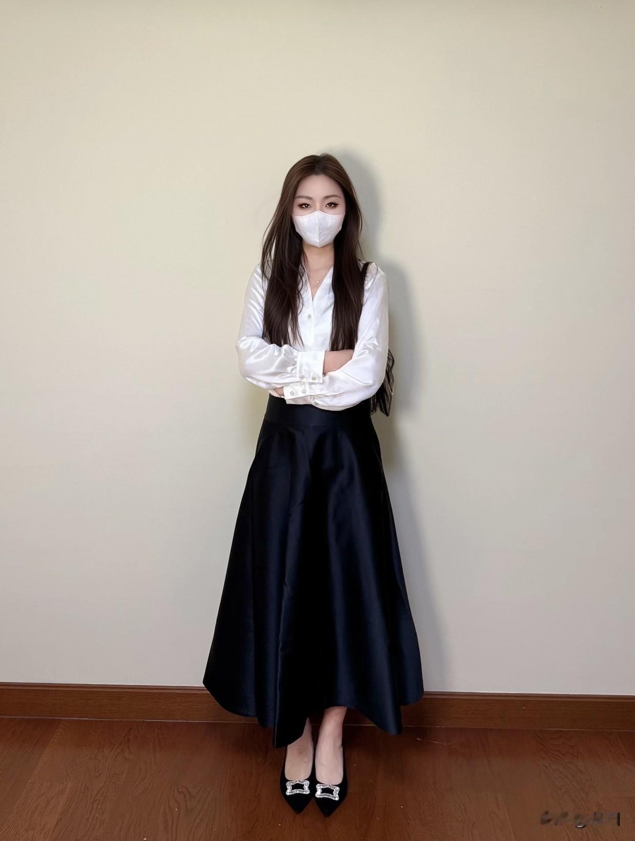 分享卓越的优雅女性注重自身修养，言行举止大方得体。用自己的智慧和魅力，打破了职场