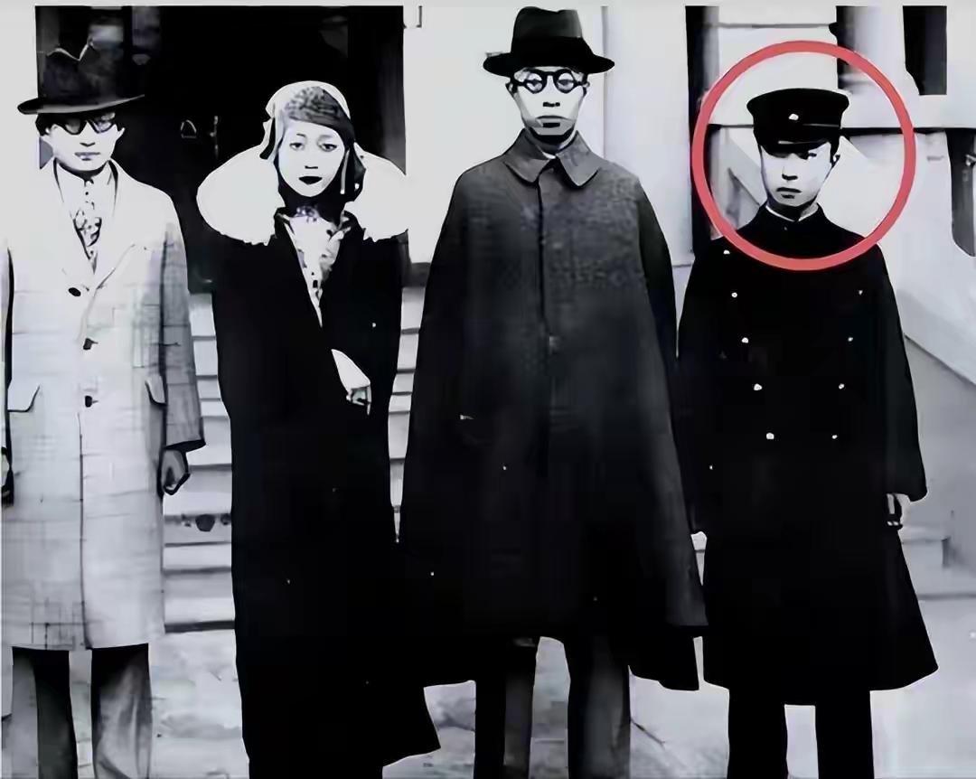 给溥仪戴绿帽子的人，祁继忠，他最后是什么结局？溥仪曾经无比信任的近侍。溥仪对他寄