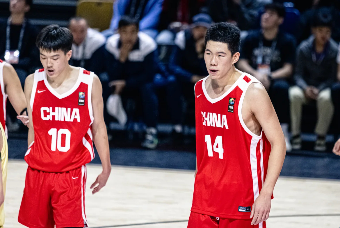 U16中国男篮下半场崩盘，不敌澳大利亚收获亚军。自从澳大利亚和新西兰加入，过去三