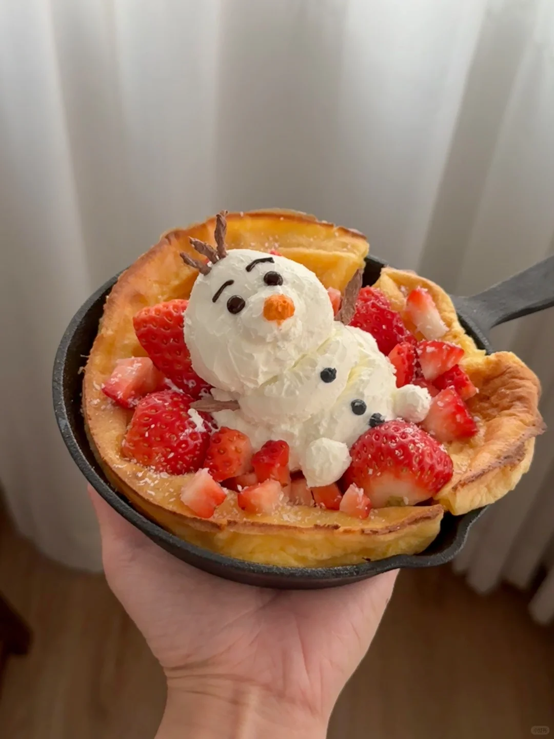 雪宝☃厚酸奶草莓荷兰松饼🥞