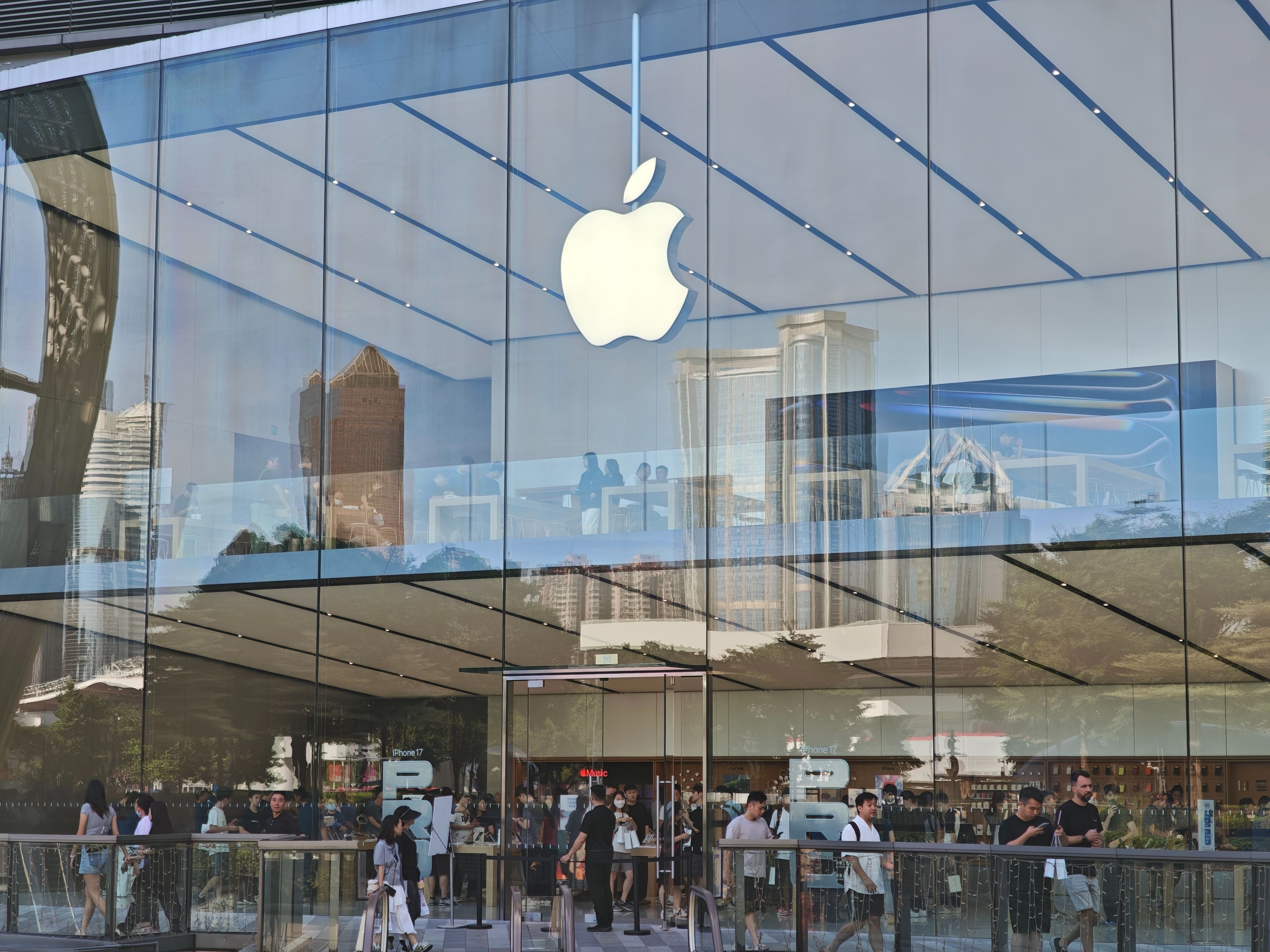 #iPhone全系或涨价100美元#【iPhone或全系涨价100美元】据湖北日