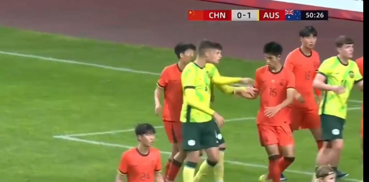 澳大利亚U19今晚发威了，下半场澳大利亚连进2球，目前55分钟，澳大利亚2比0领