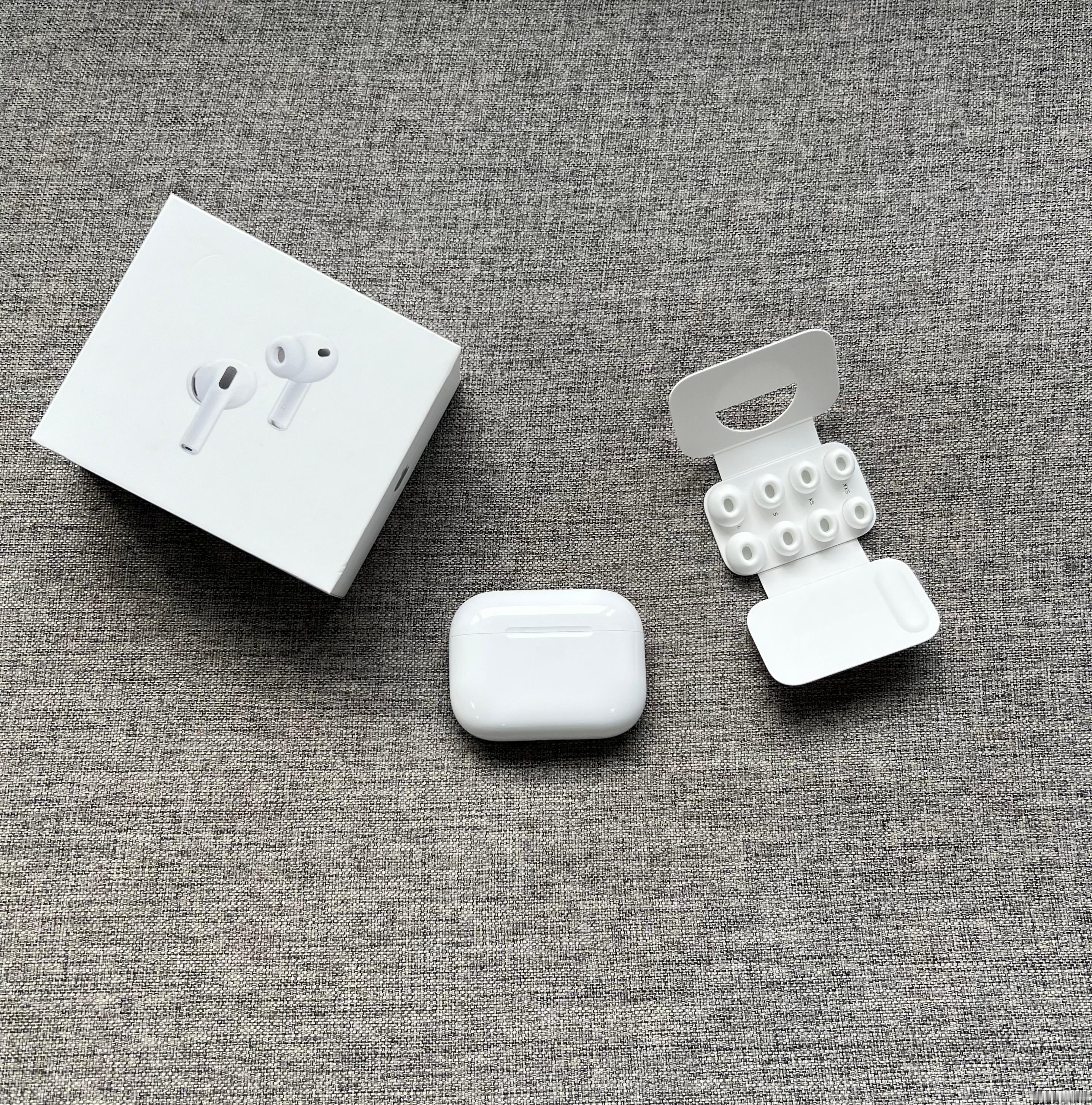 国行AirPods Pro3，仅使用几天，轻微使用痕迹，全套，全国联保至2027