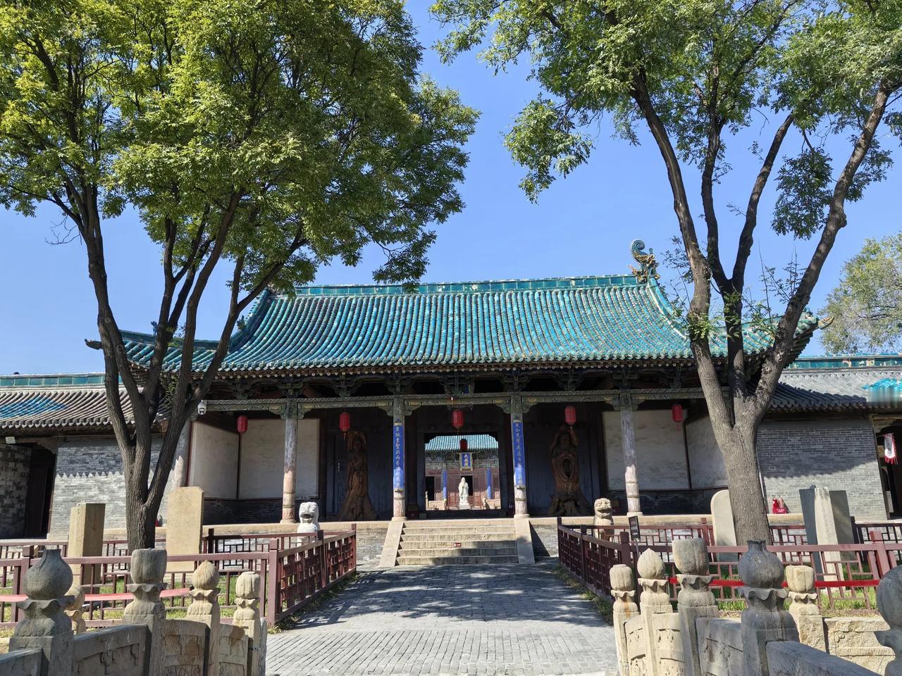 代州文庙坐落于山西省忻州市代县城内，原是一座儒学学府，它是晋北儒学的“精神高地”