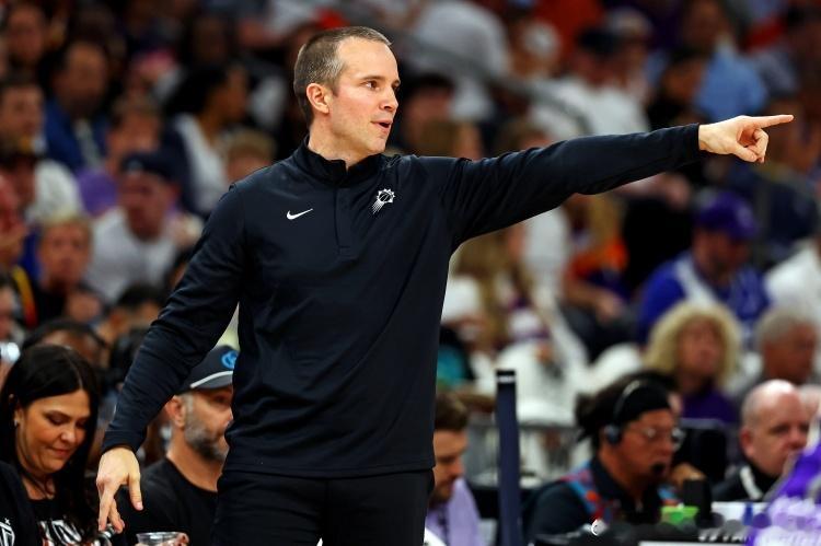 1月21日 NBA常规赛，太阳116-110力克76人。赛后，主帅乔丹·奥特接受