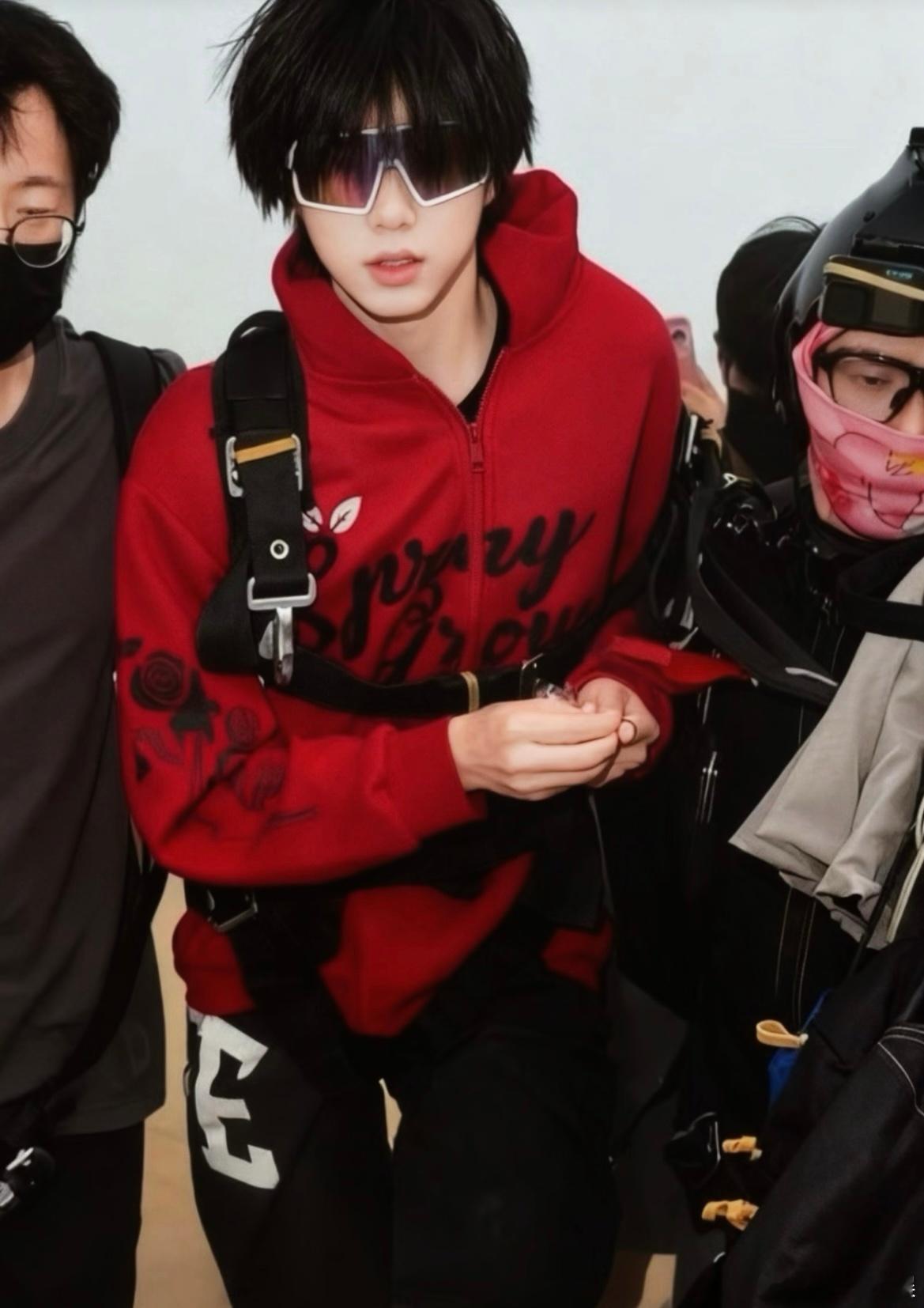 陈奕恒15岁肌肉陈奕恒的手臂肌肉所有人看到陈奕恒手臂肌肉保持苹果肌平整完全没有不