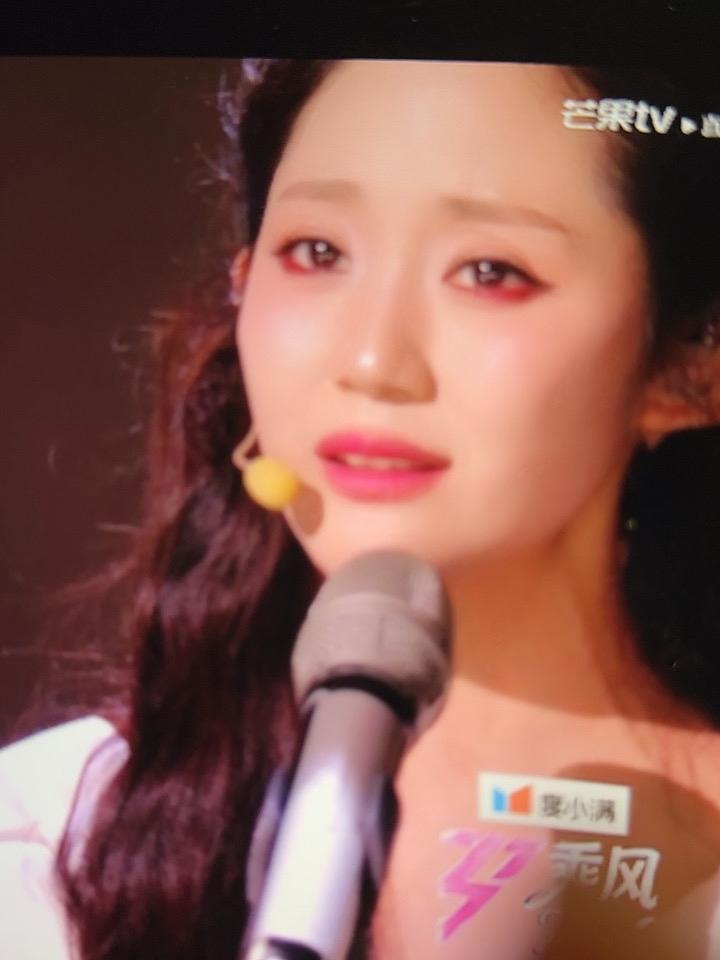 万千惠对抗赵子琪，一对舞蹈生PK开始了。
这个万千惠可是话题不少啊。
果然是科班