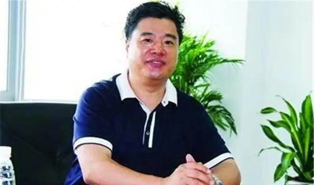 2007年，浙江“皮革大王”王敏被父母绑进精神病院，兄弟转移其12亿资产，两天后