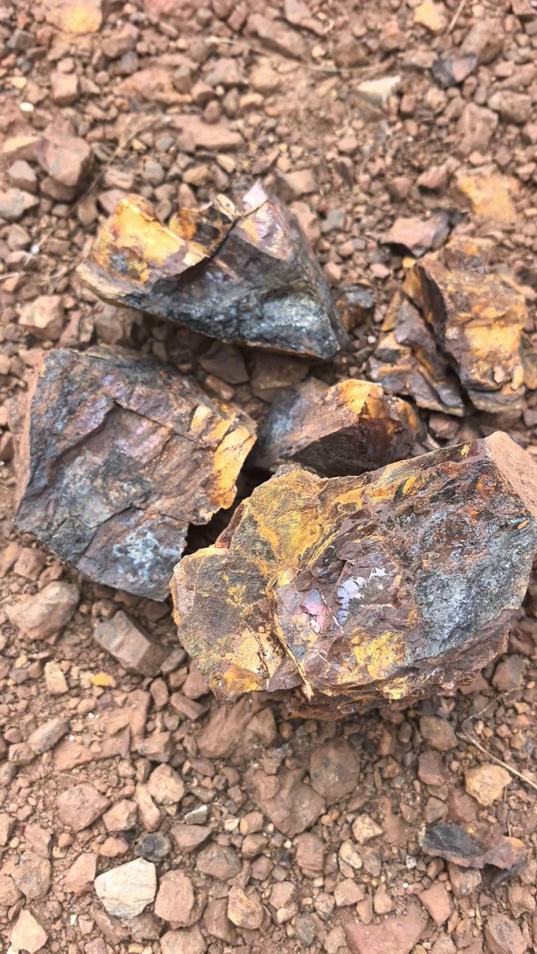 翻山越岭，为的是金山银山，看似很容易，其实一点也不难，就差一个小目标。