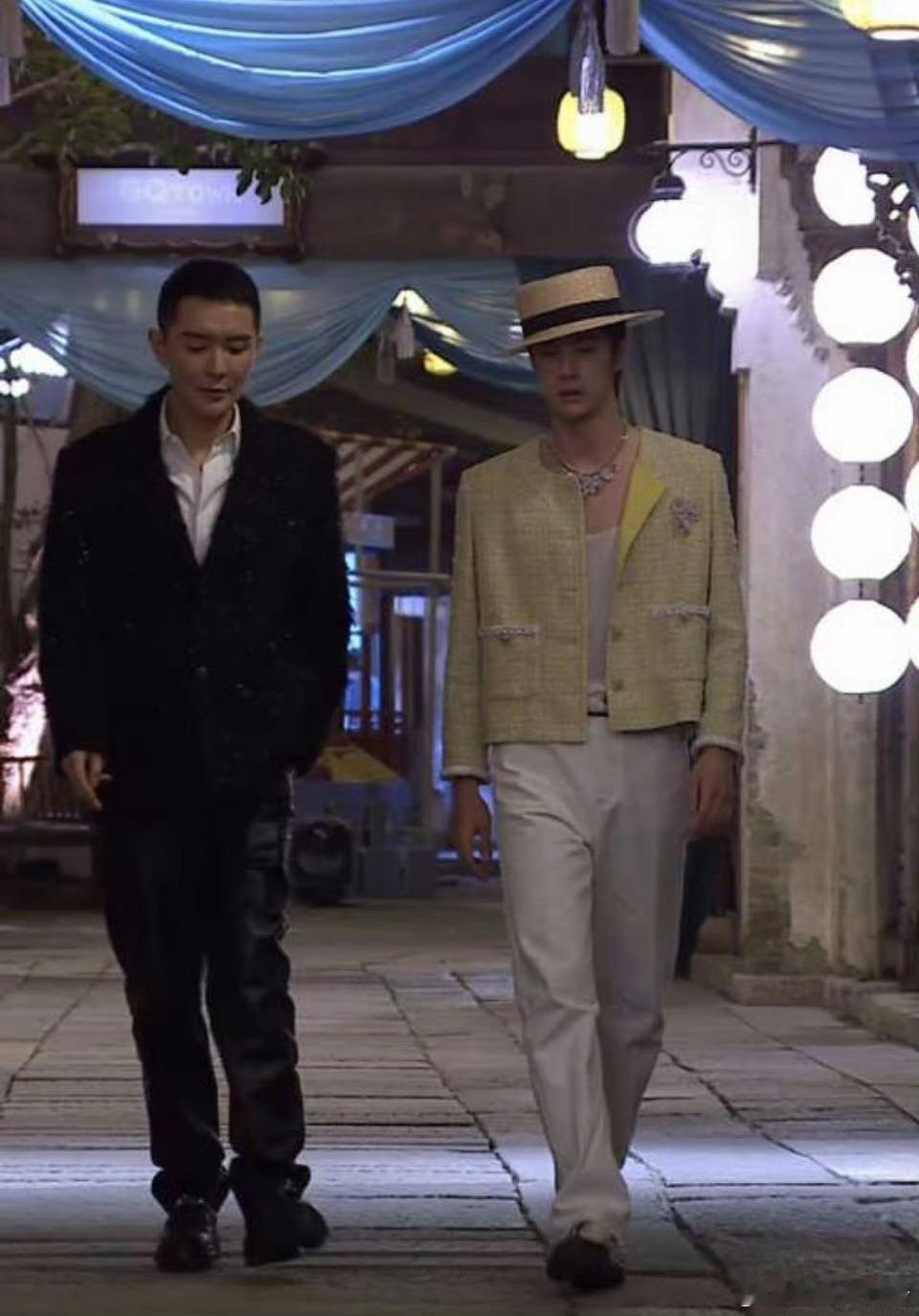 刘冲发了梓渝两个发自拍了，不知道桶丝什么心情？