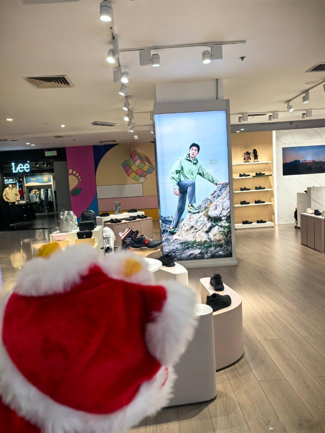 哈哈哈哈哈，带我的舞狮队，到处打卡。