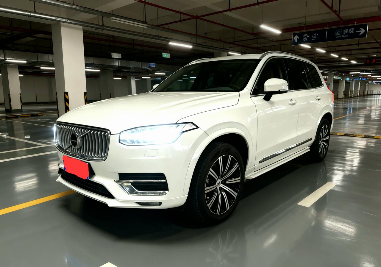 想当年各种版本的沃尔沃我都搞过，xc90是我玩的时间最长的一台车。无论是比较少见