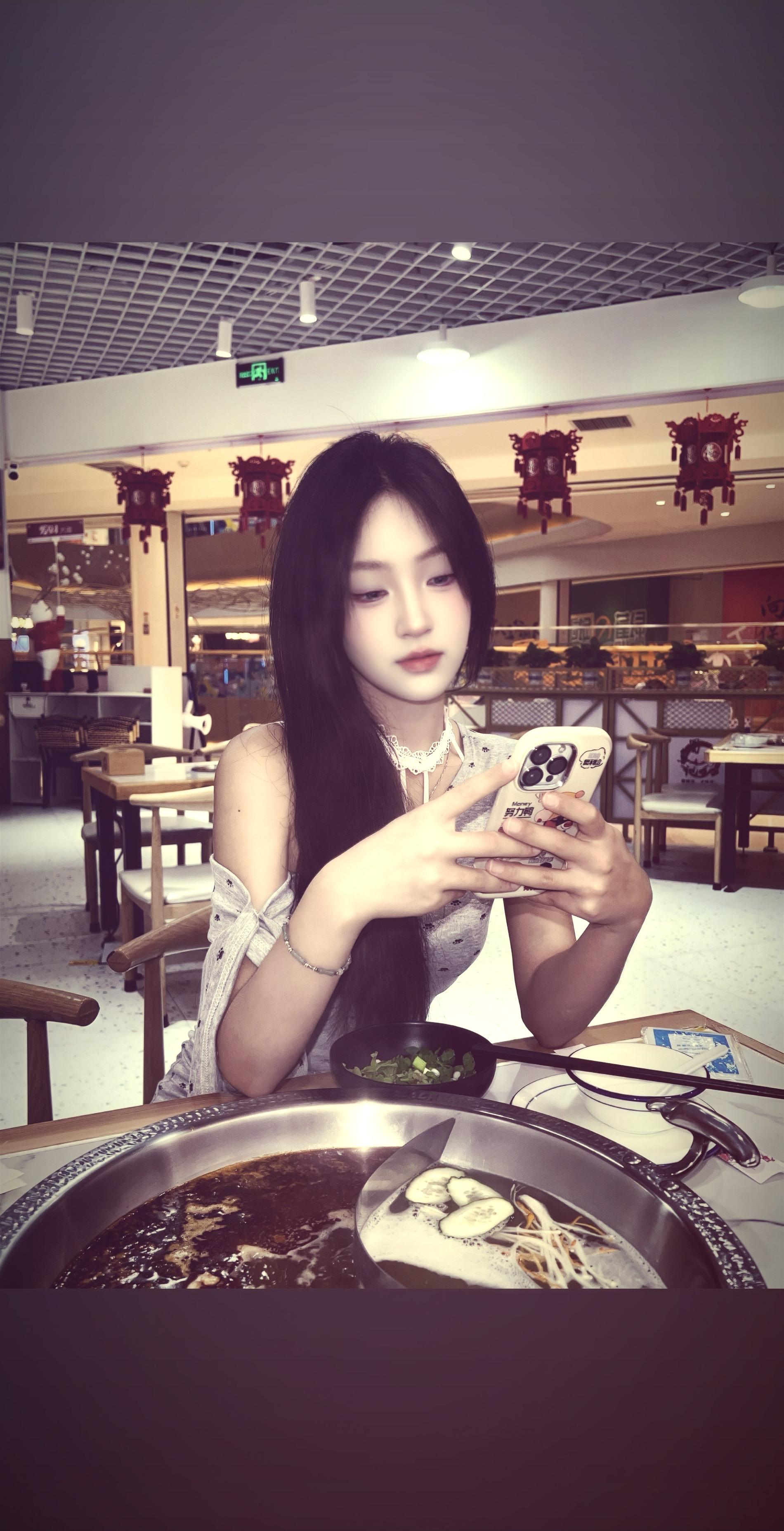 别回头别停留往前走 我的千禧回忆杀 千禧年风一下就被拿捏住了