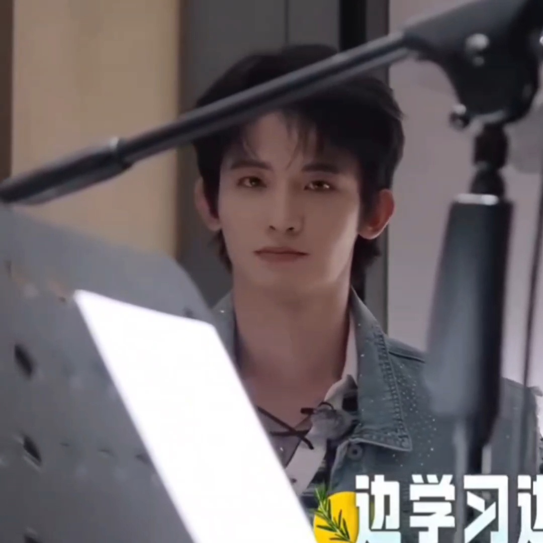 啊啊啊这里有小鸭子吧唧嘴 