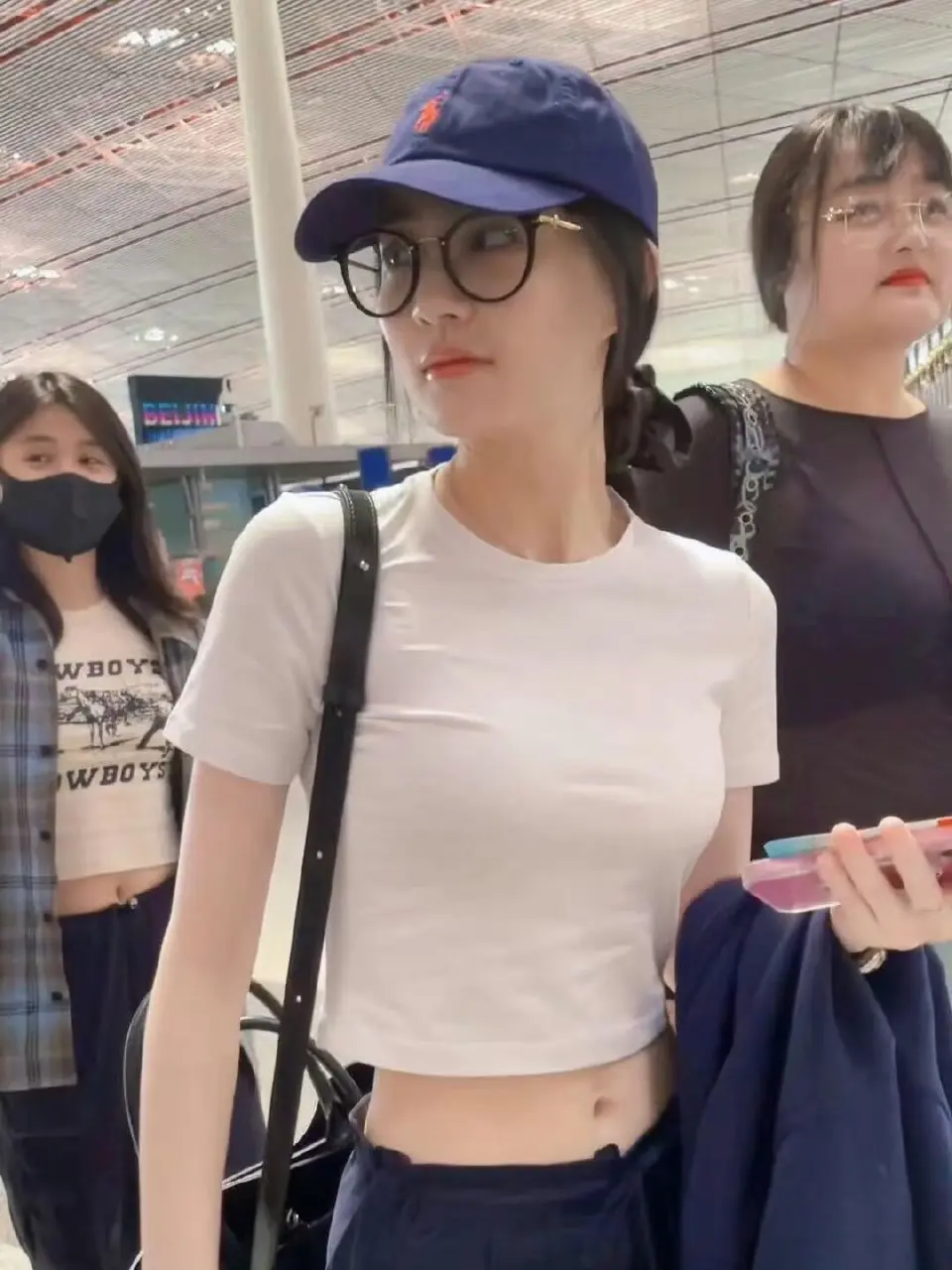 徐璐。
