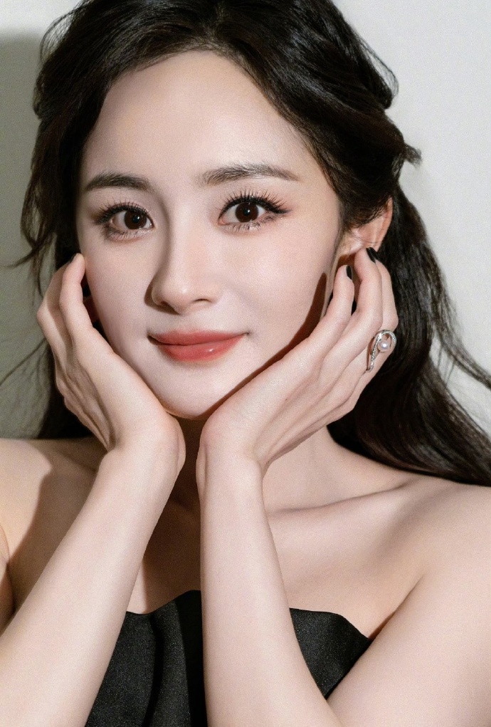 杨幂的镜头感刻进DNA里了杨幂连花絮都像在拍MV 杨幂真自带氛围感buff，花絮
