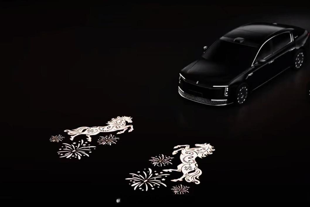 马年出门还得是马到成功 尊界S800 OTA贺岁焕新，娱乐交互、辅助驾驶等全面升