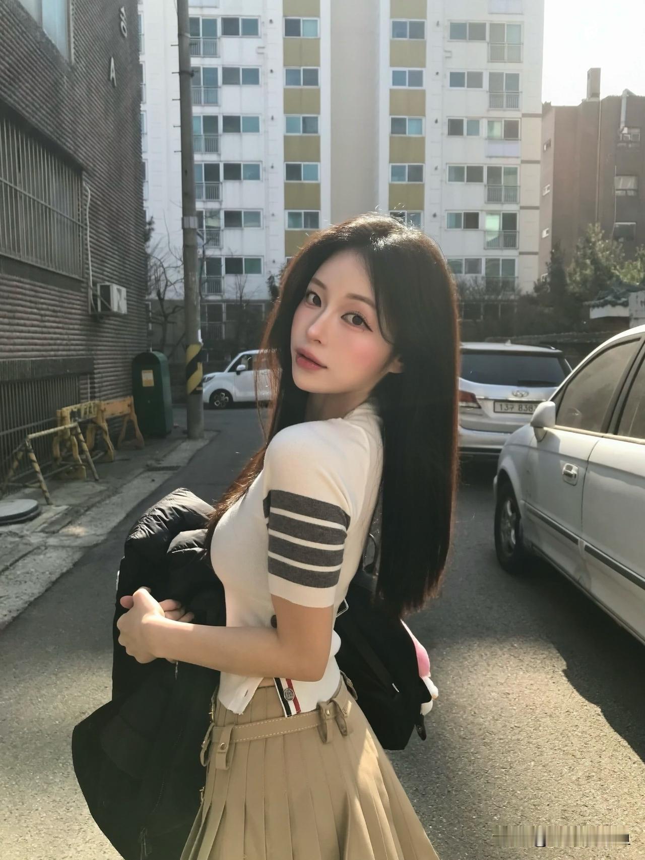 能分享一下你最喜欢的穿搭吗希望我能成为你的小众喜好，藏着时欣喜不已，炫耀时格外骄