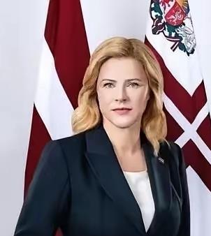 谁能想到，一场联合国安理会的中东停火投票，竟让“东欧最美总理”成了全网热议的焦点