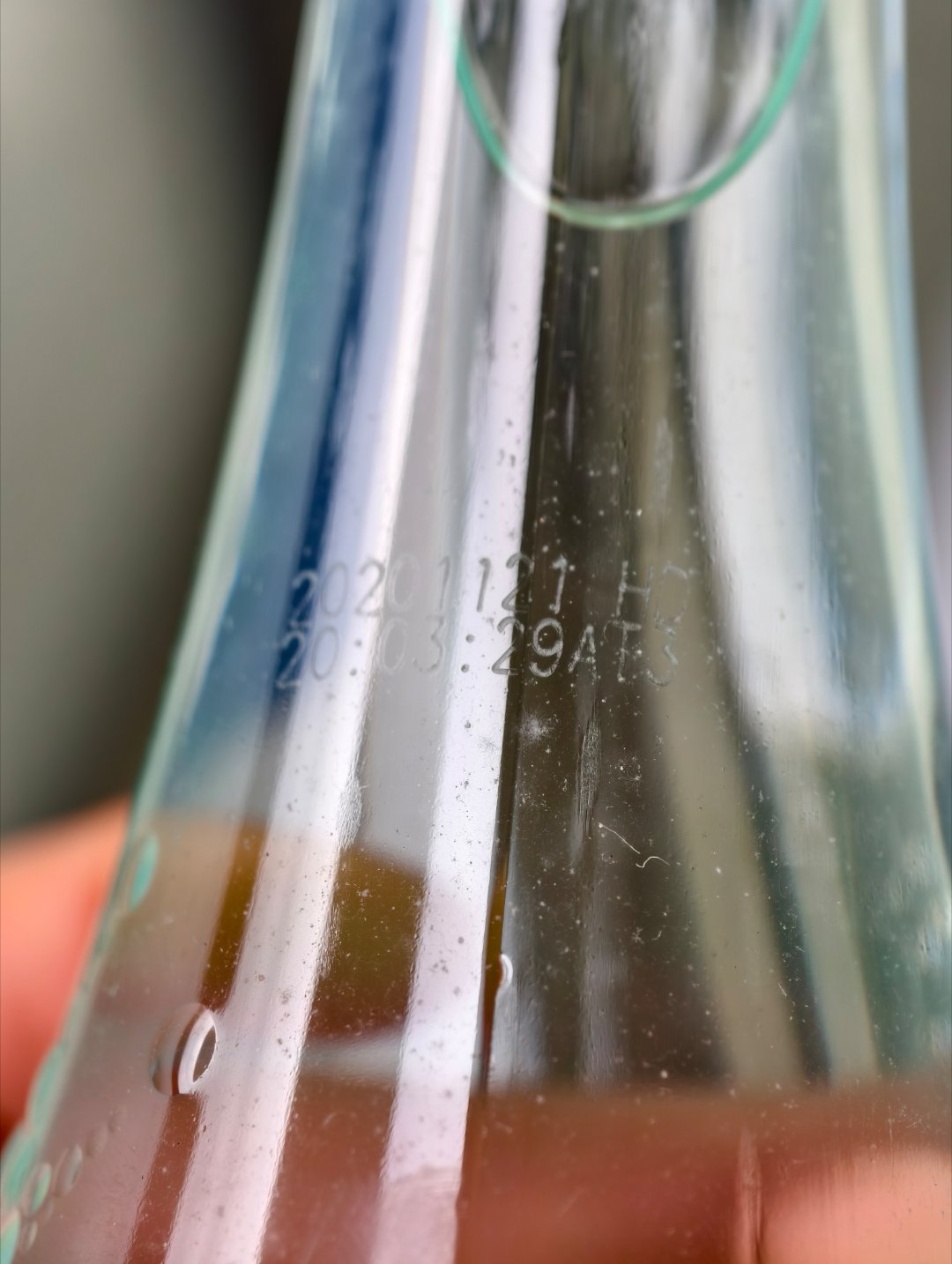 见证国潮 一瓶六年前的恒大冰泉，讲述许总回不去的从前。 