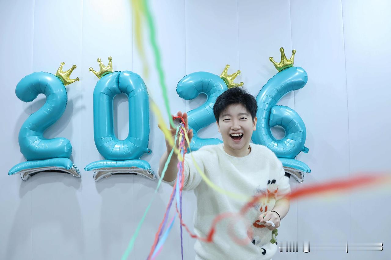 2.16日，孙颖莎发文，新的一年，带着热爱继续出发🥰

莎莎在河北，给大家送祝