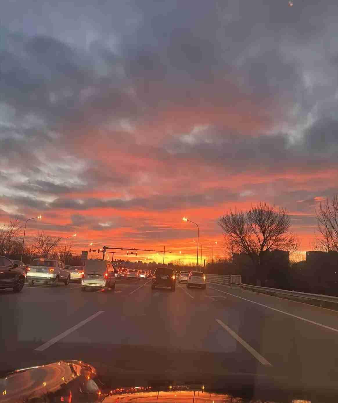 我的今日状态：😁轻松愉快
我这里的天气：☀️晴天

 万物皆不完美，
人生总有