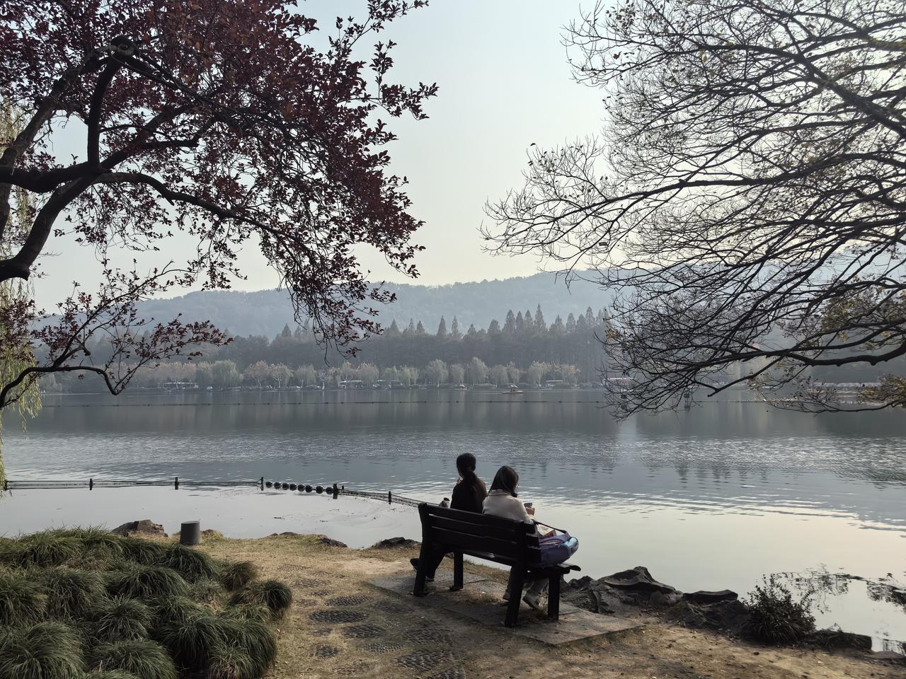 【热评】伤害自己永远无法惩罚对方
男子散布未婚妻不雅视频后坠亡

相恋八年的婚约