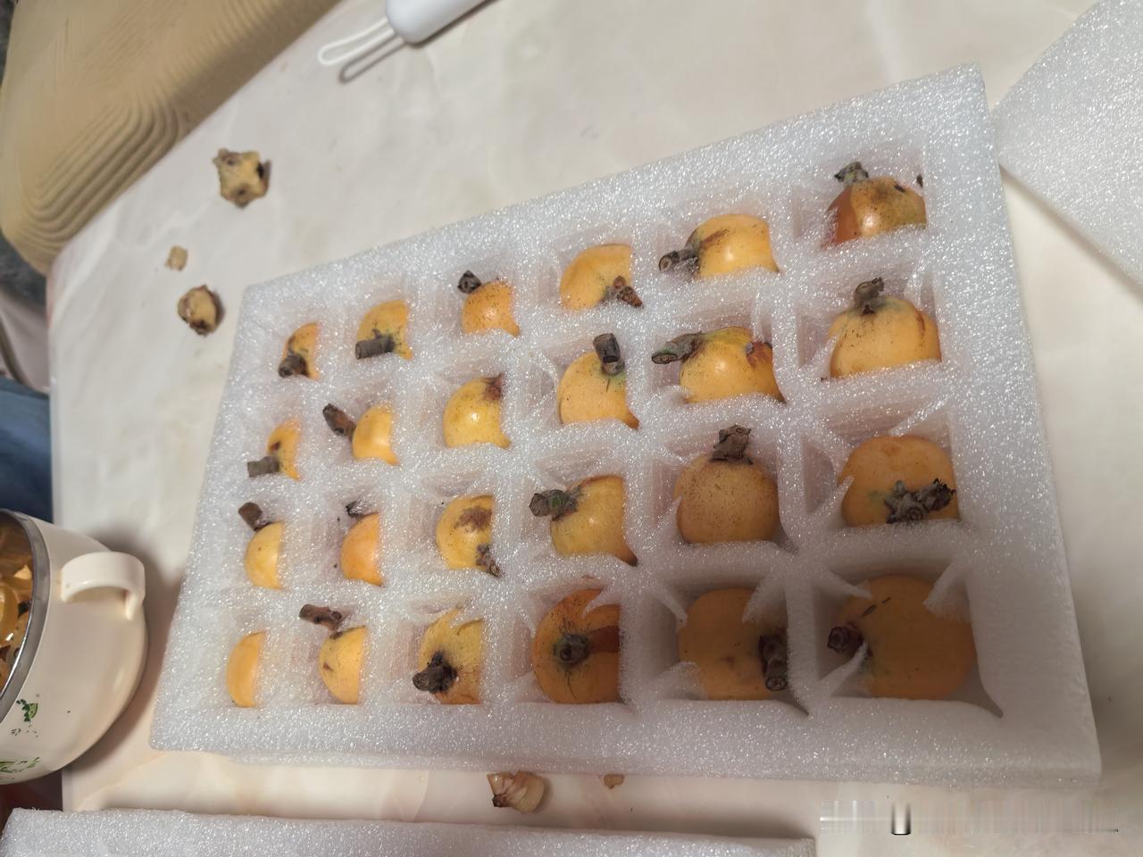 长的丑的果子不一定难吃。

我们买水果都喜欢挑那个看起来漂亮的买。

前段时间，