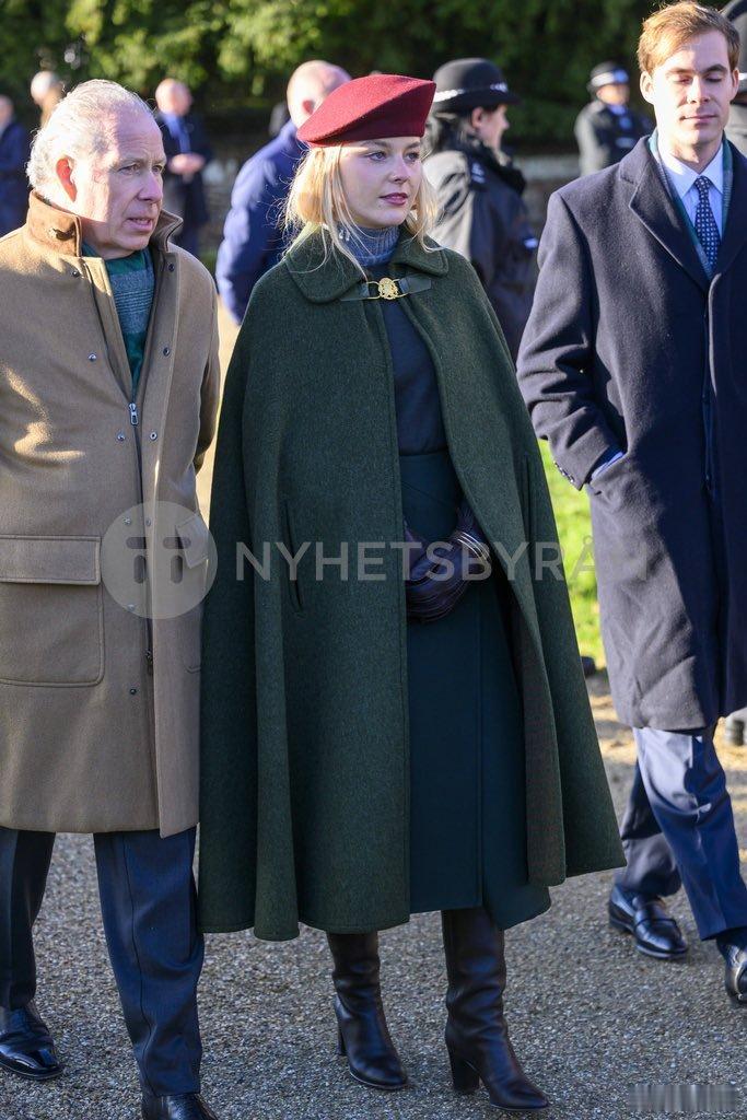 英国王室 🇬🇧斯诺登伯爵戴维.阿姆斯特朗-琼斯和女儿玛格丽塔小姐、儿子查尔斯