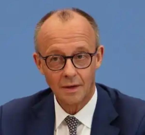 默茨给高市早苗上了一堂课！在近日会见波兰总理图斯克时，德国总理默茨表示，“我们不