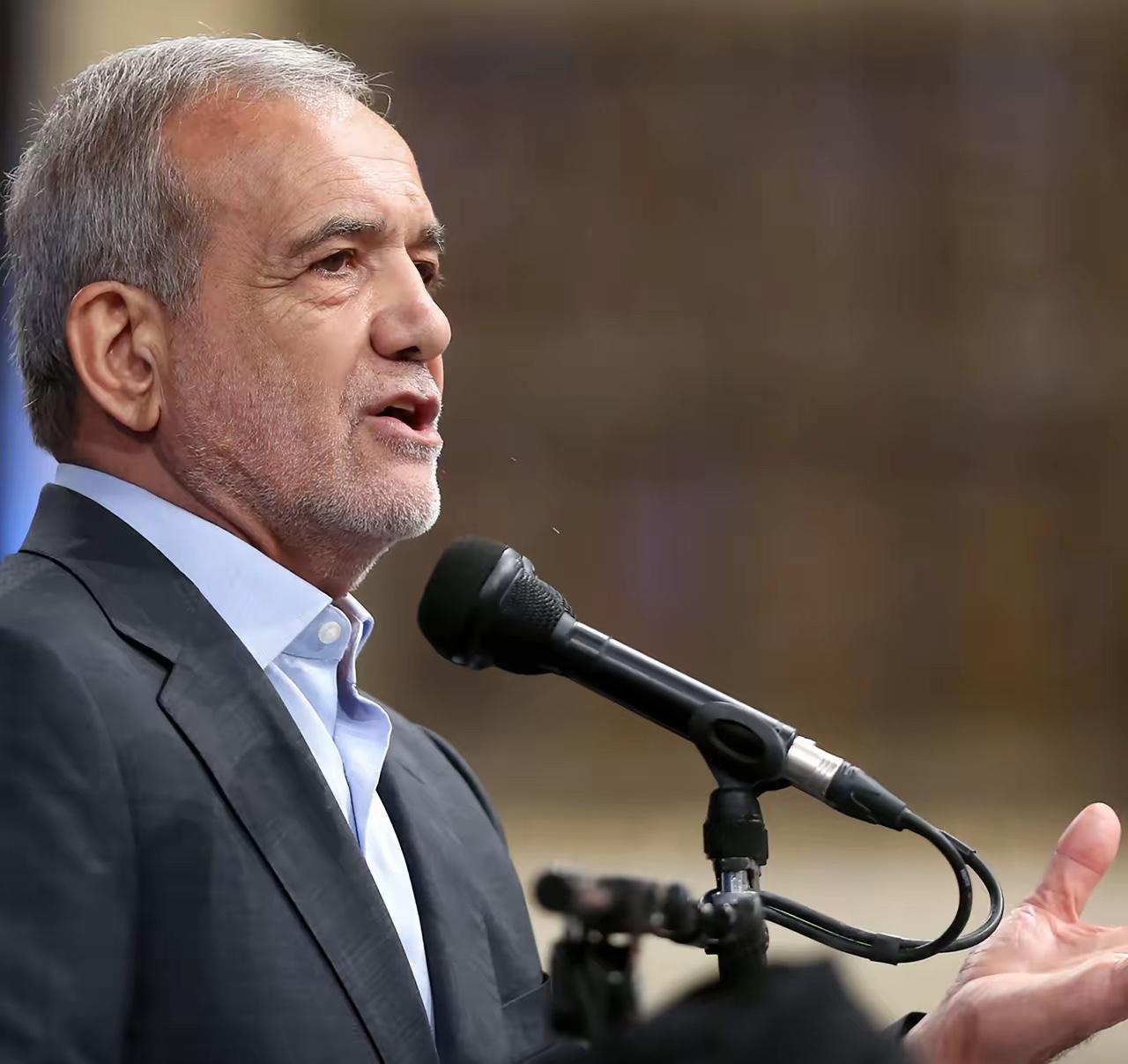 伊朗的悲壮时刻！全民卫国尽显家国担当

伊朗的悲壮时刻！
​伊朗总统佩泽希齐扬最