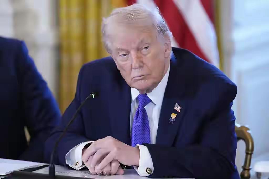 别都只关注伊朗了，美国已经对另一个国家出手了