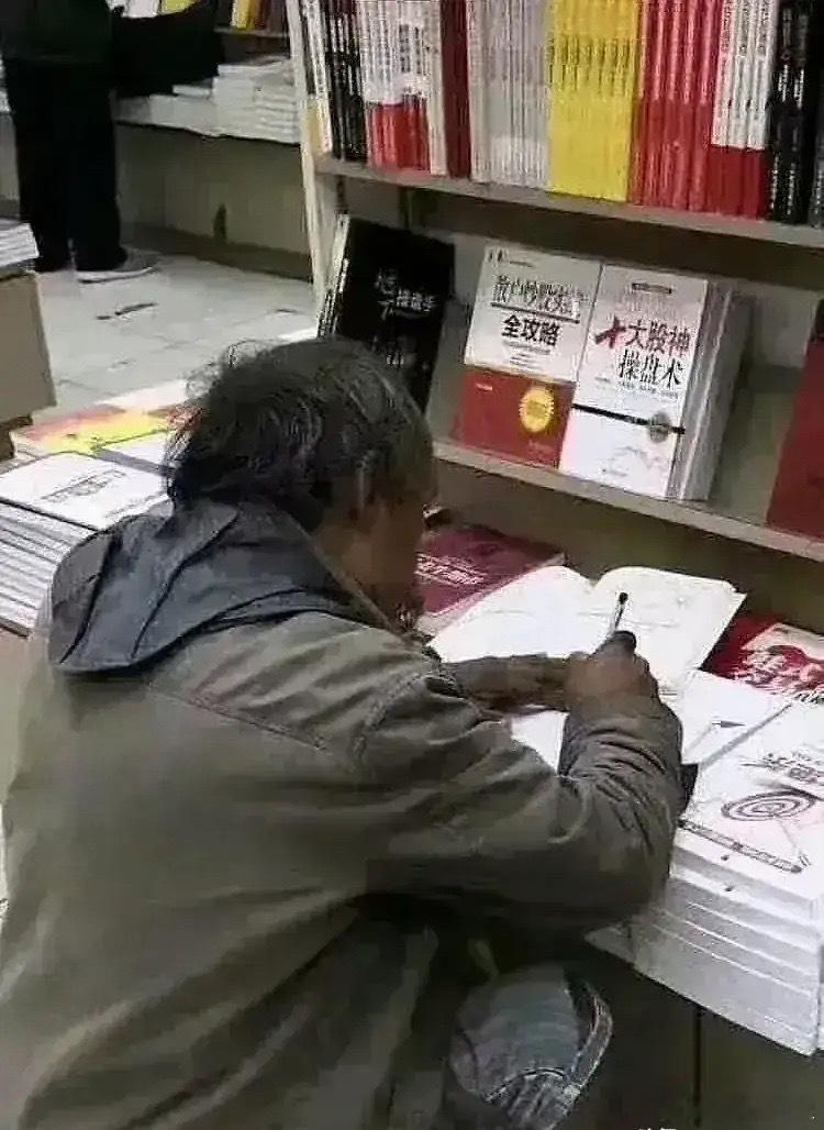 人的一生就是自编、自导、自演，终究自作自受。世间从来没有无端的福，也没有莫名的苦