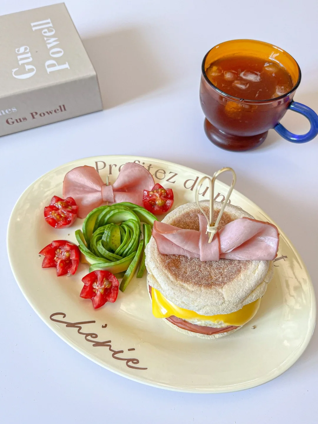 七夕早餐 ▏🍔鸡蛋火腿麦芬✖️椰青冰美式