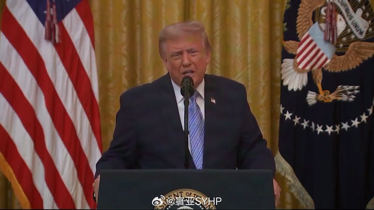 特朗普又病急乱投医，将2020总统大选失败怪别的国家。太搞笑了。 