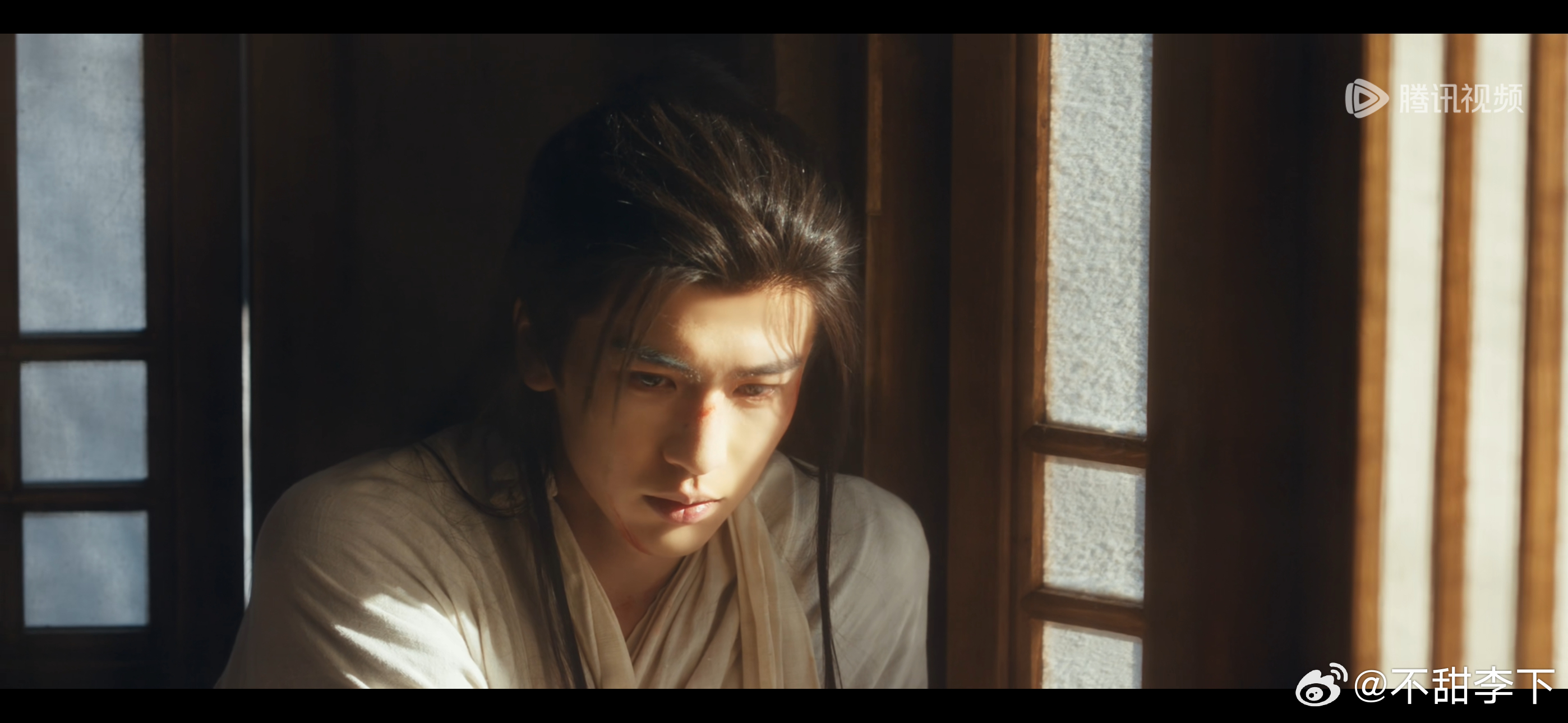 但庆杰的优势就是拍人真不错，牛牛在剧里几乎截不出崩图360度各种机位光影，最帅的