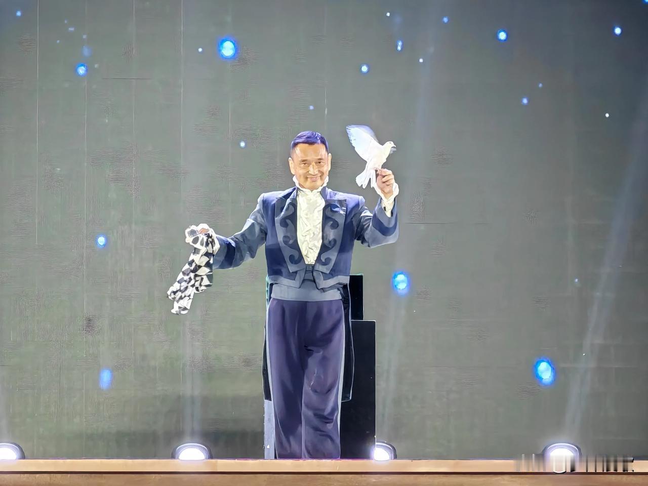 云梦，五一节日楚王天下大舞台迎‌来魔术师吳松涛倾情表演！
魔术师吴松涛‌是武汉杂