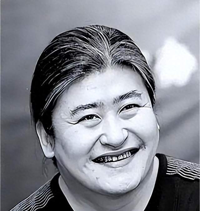 AI几十元克隆明星脸，刚去世的人也被拉进直播间赚黑心钱