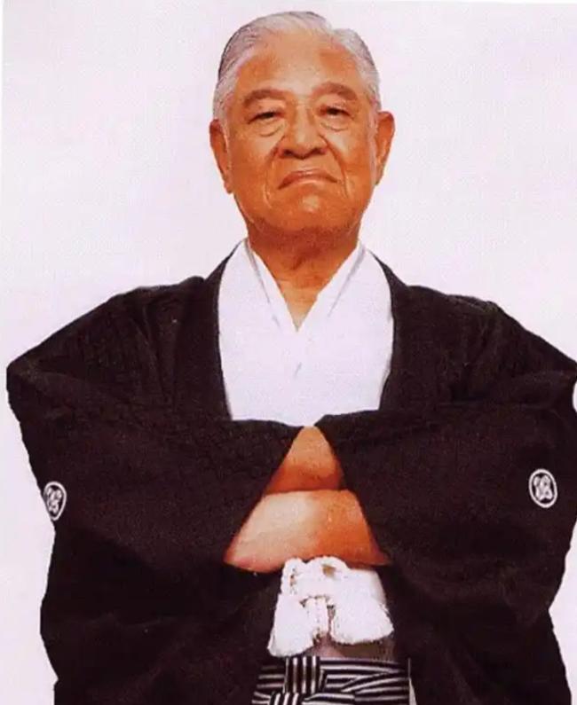 最大的台独分子，再也藏不住尾巴，终于露出来了肮脏的脑袋！原来，最大的台独分子不都