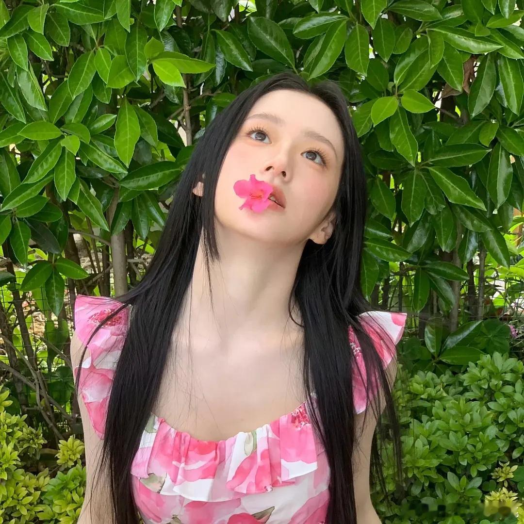 包上恩营业自拍怎么样🤳 有点偏网红风了，看看其他00🌸营业风格现在都走自然生