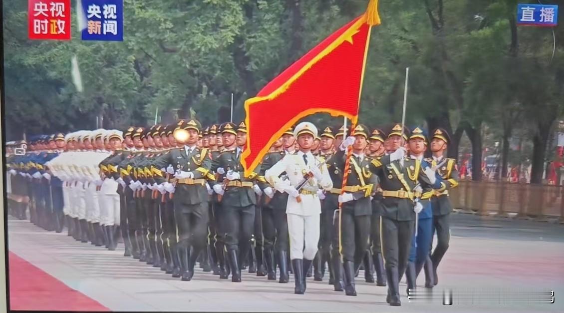 懂子：回去也要按这样标准操练我的仪仗队