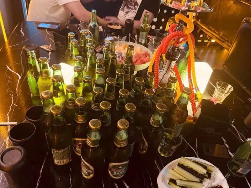 上联:喝酒一分醉，诚邀下联不喝十分醒。